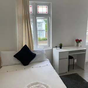 modern-furnished-studio-room.cambridgehotelsuk.com/
